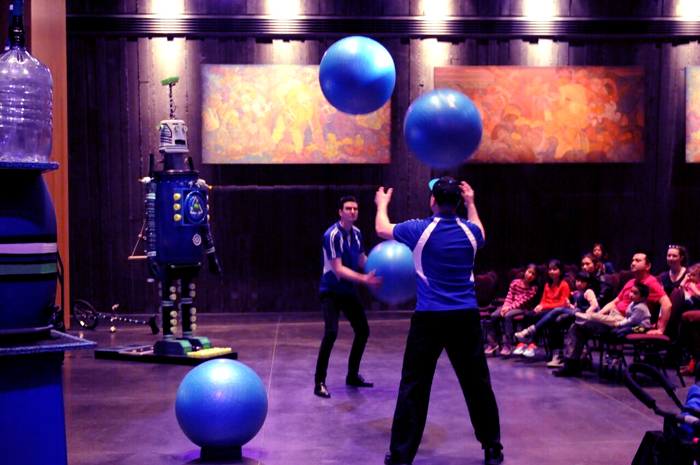 Junkyard Symphony's Giants of Junk