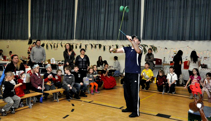 Junkyard Jonny spins the diabolo.