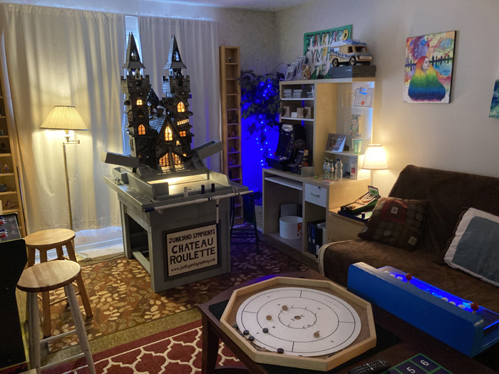 Junkyard Symphony's Groovy Games Getway, The TV Room