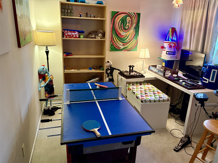 Junkyard Symphony's Groovy Games Getway, The Family Room