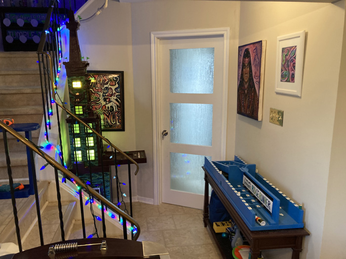 Junkyard Symphony's Groovy Games Getway, The Hallway