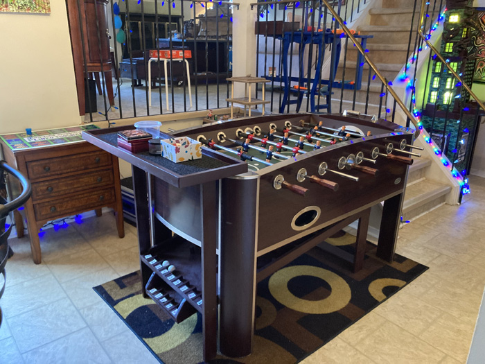 Junkyard Symphony's Groovy Games Getway, The Party Room