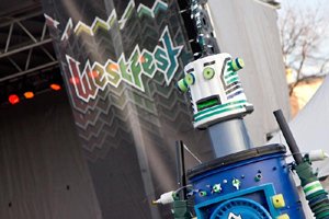 Junkyard Symphony's Giants of Junk at Westfest